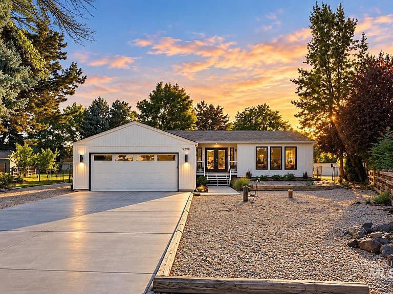 9298 W Teakwood Dr photo 1