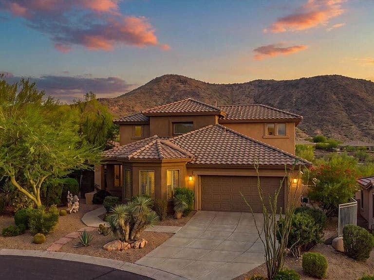 11405 E HELM Drive photo 2