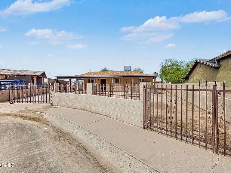 3750 W CHIPMAN Road photo 5