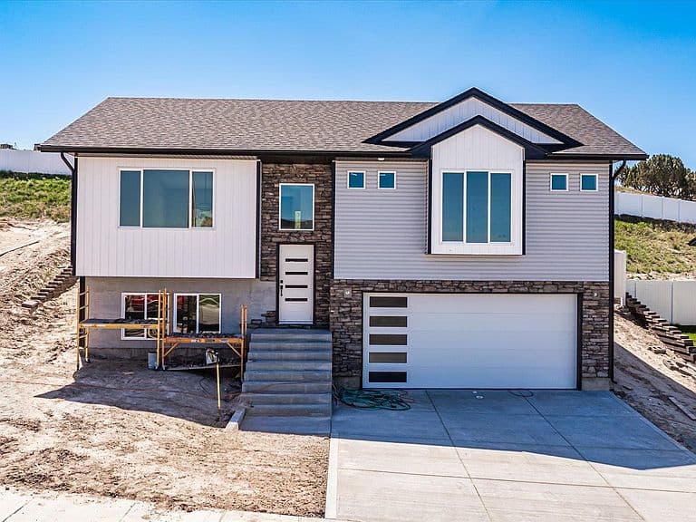520 Vista Dr photo 1