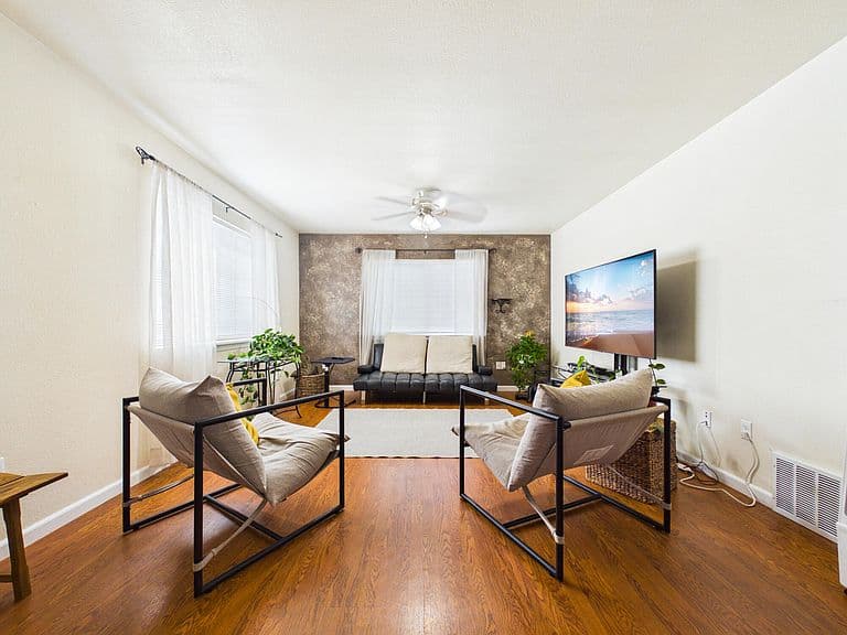 110 Tamari Dr photo 3