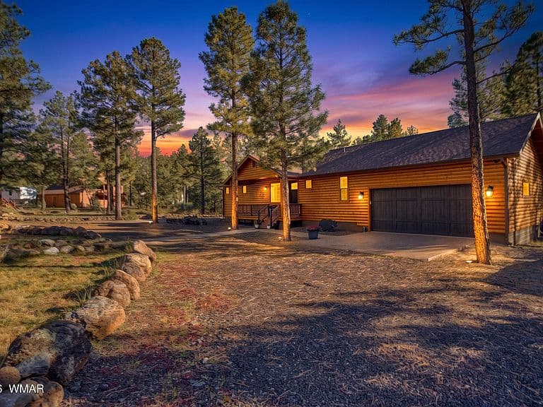 885 Rockcrest Dr photo 1