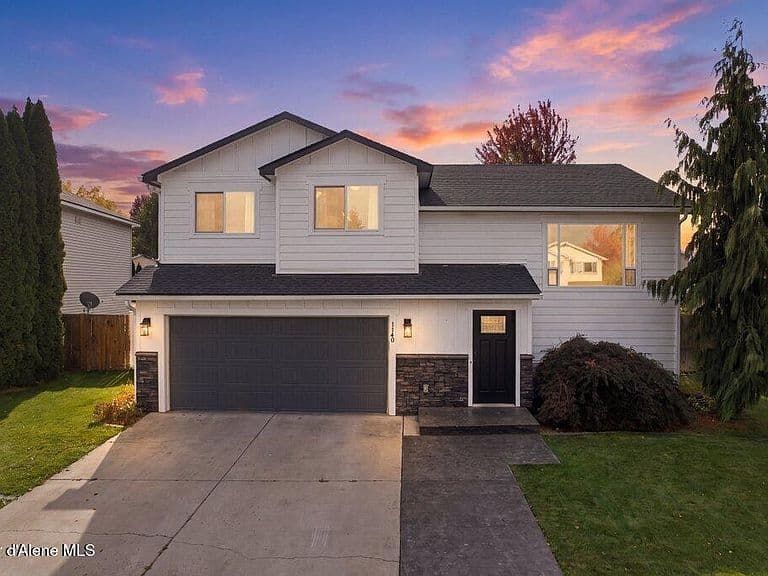 1140 W Wishkah Ave photo 1