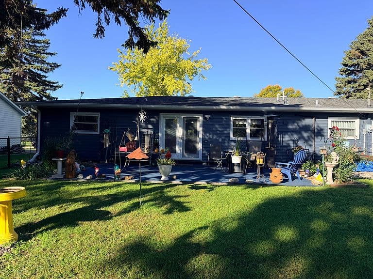 1318 Sunny St photo 3