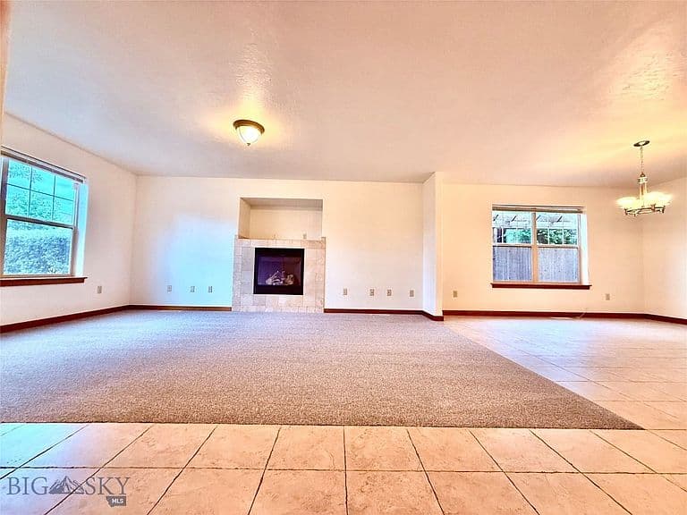 4662 Glenwood Dr photo 3