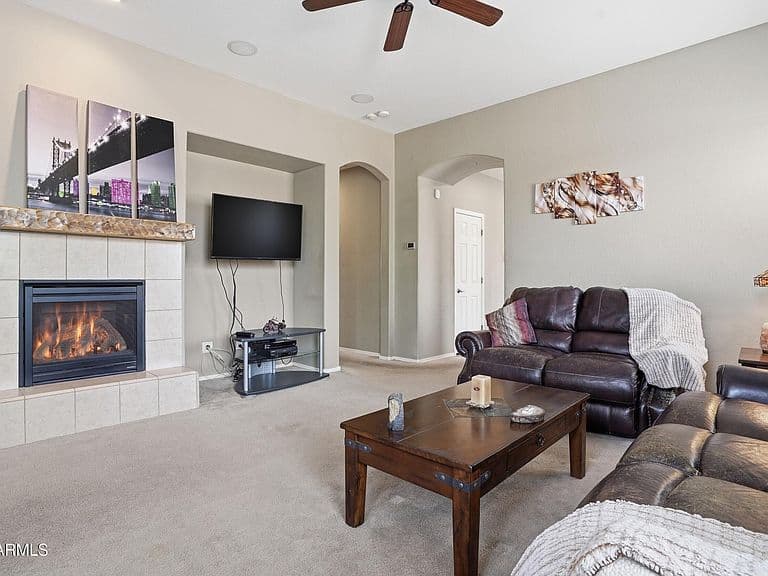 21372 N KLOCK Court photo 4