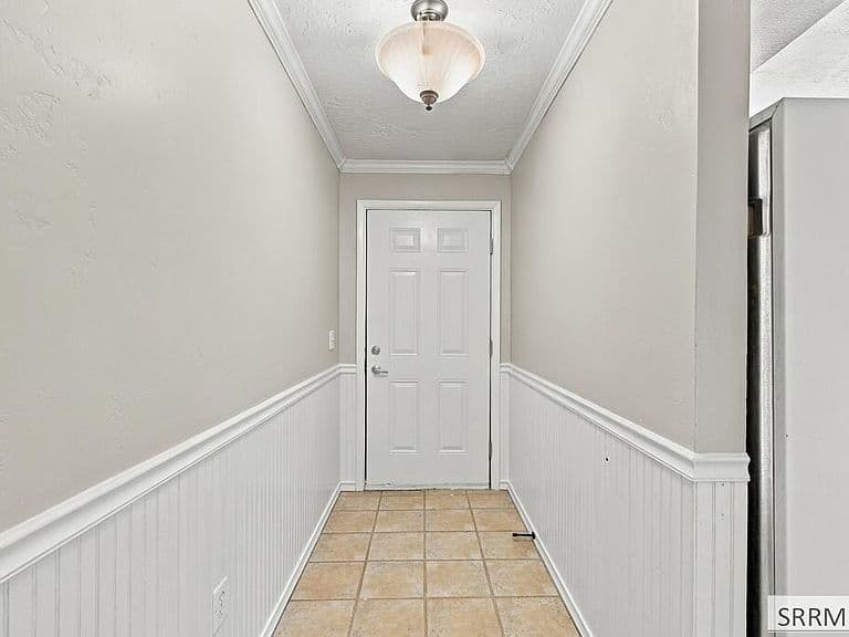 395 N Ladino Dr photo 4