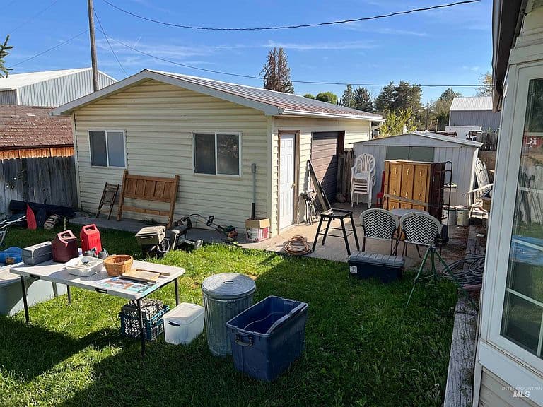 186 Clear Springs Dr photo 5