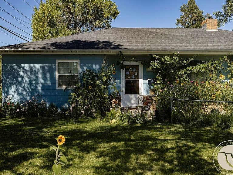 1549 Lewis Ave photo 4