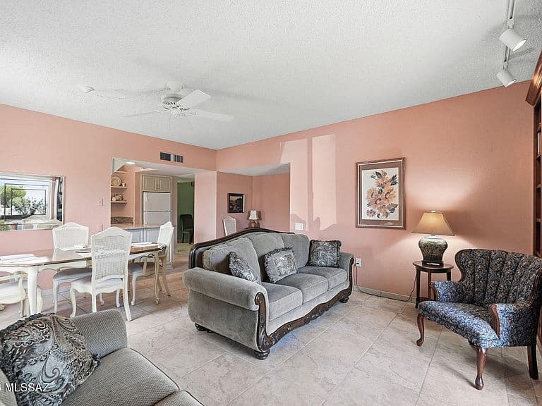 2876 S Calle Flamenco photo 3
