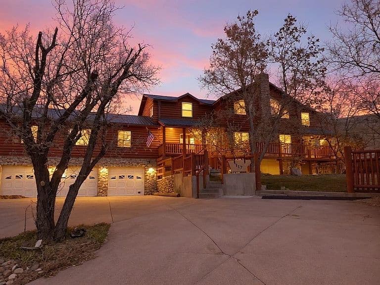 717 Scarlet Dr photo 3