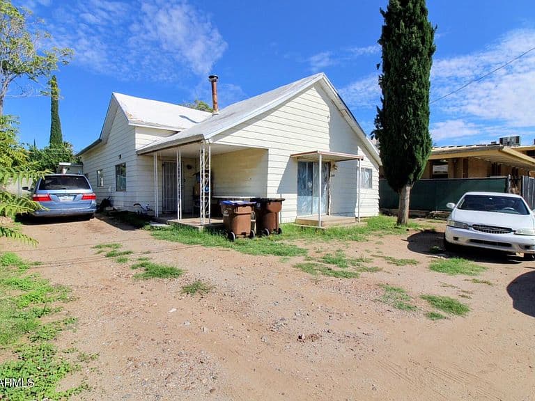349 S DEVEREAUX Street photo 2
