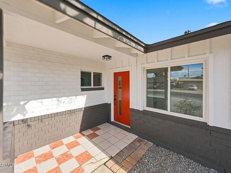 2053 W HAZELWOOD Street photo 3