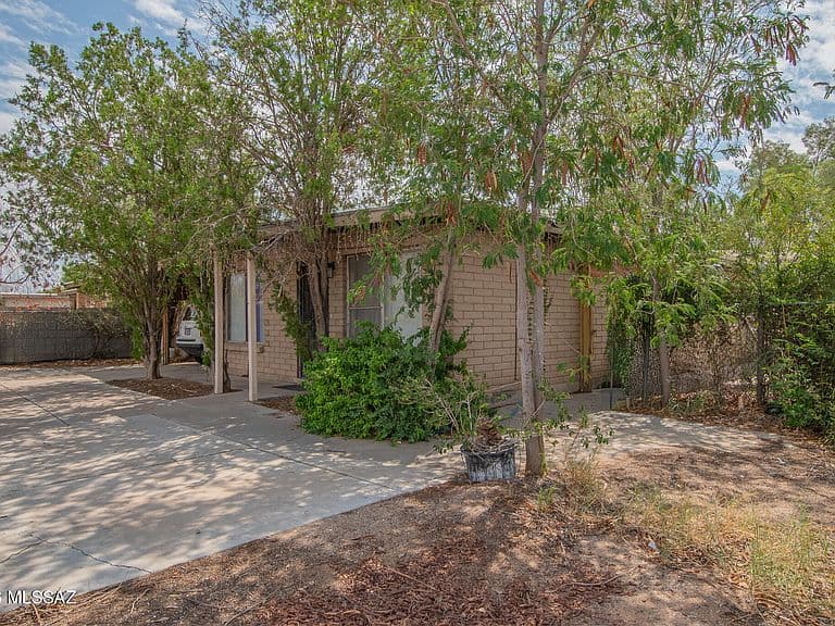 5730 S Aldorn Dr photo 2