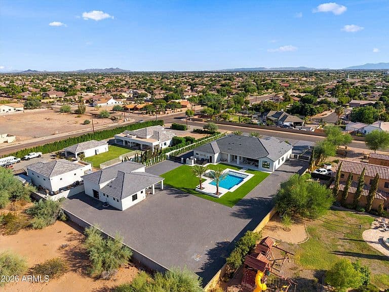 8318 W WILLIAMS Road photo 4