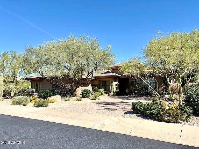 7467 E PASARO Drive photo 2
