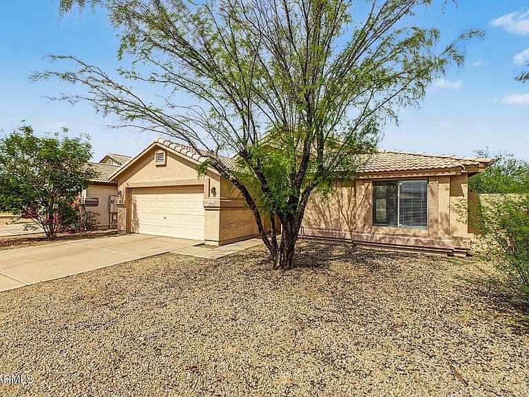 1124 W BURGESS Lane photo 3