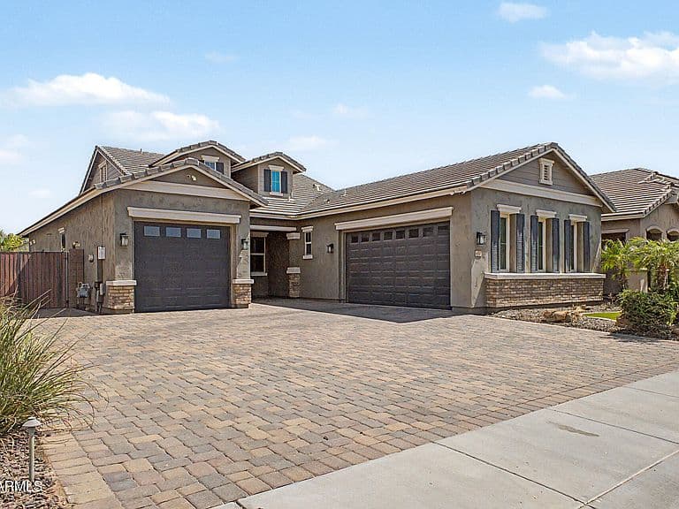 450 E TORREY PINES Place photo 3