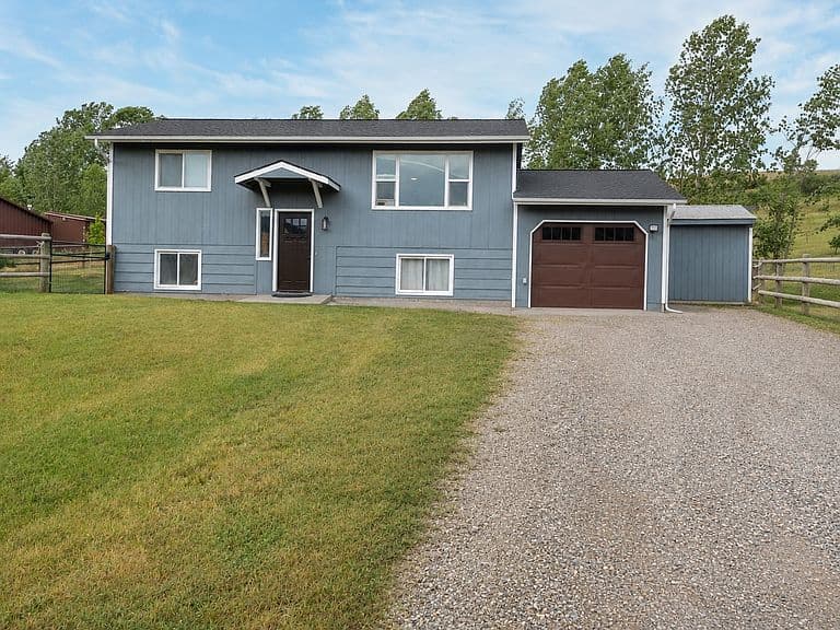 8253 Indreland Rd photo 2