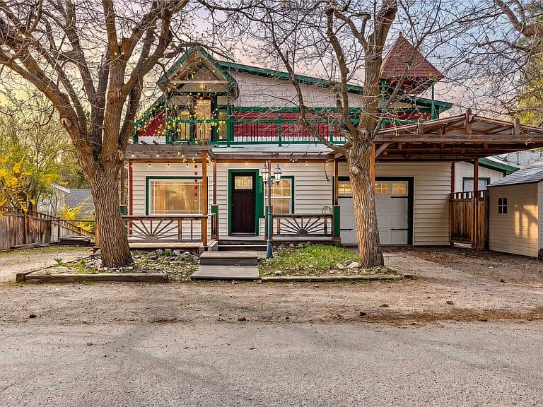2335 Gilbert Ave photo 1
