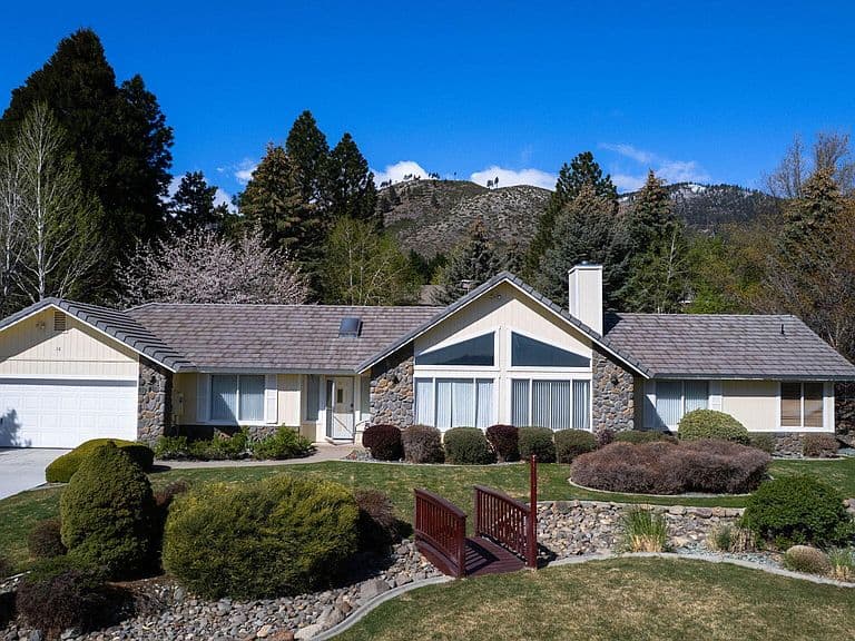 16 Woodstock Cir photo 1