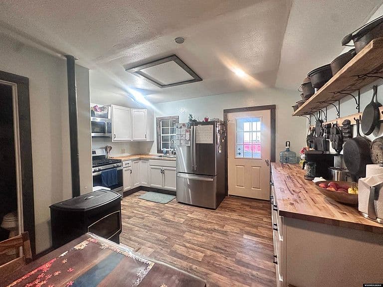 2596 Highway 233 photo 5