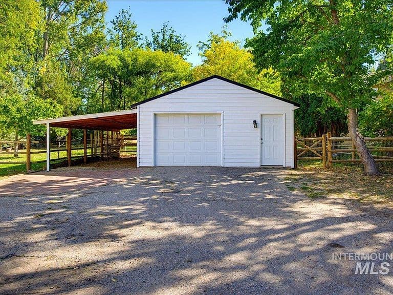 3718 N Collister Dr photo 5