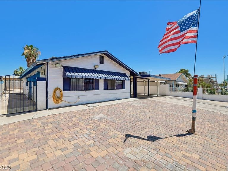 4832 Lana Dr photo 5