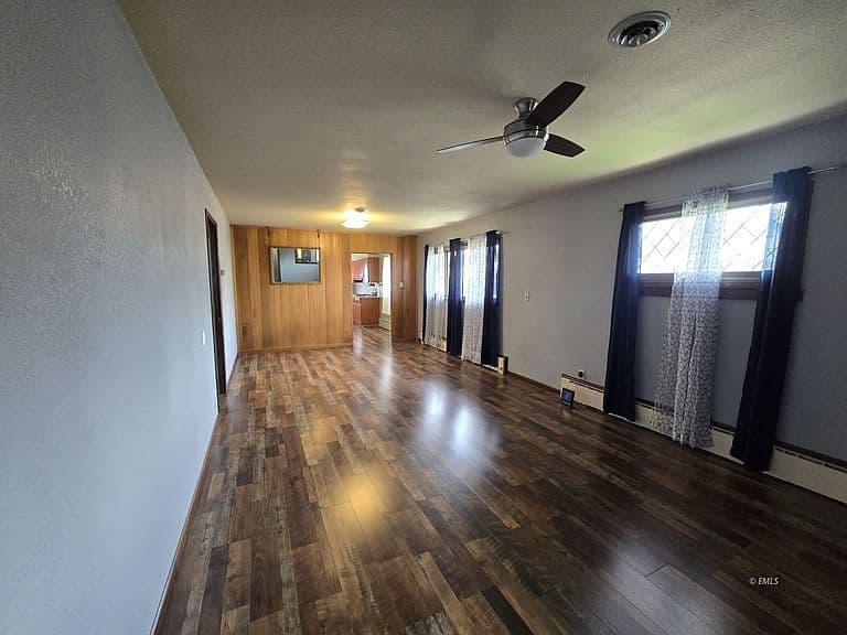 216 N Cottage Grv photo 4
