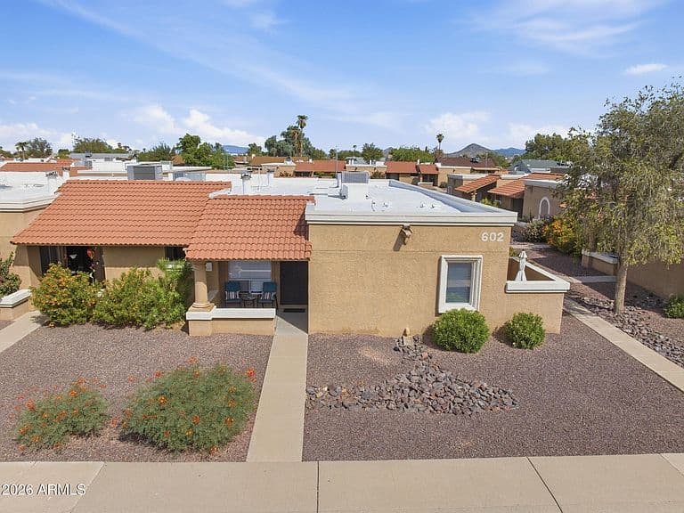 602 W Hononegh Drive #1 photo 2