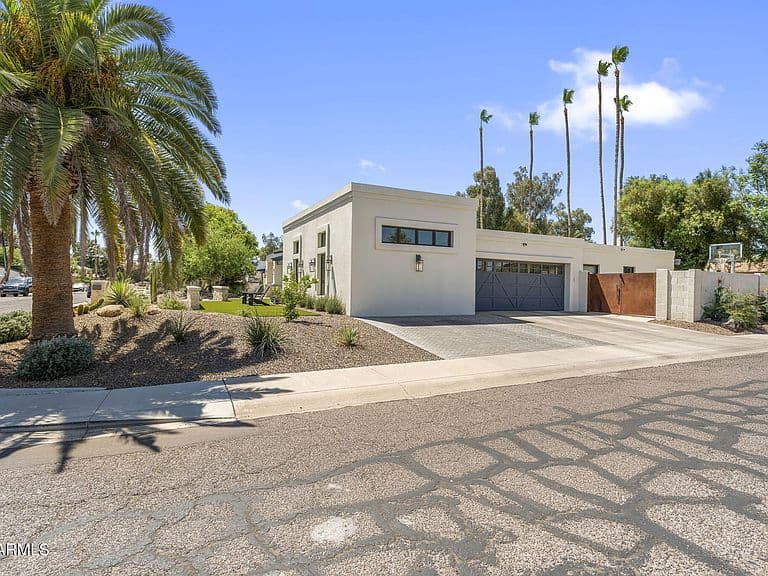 302 W PINE VALLEY Drive photo 3