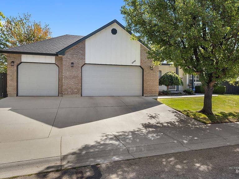 2548 N Monaco Way photo 3