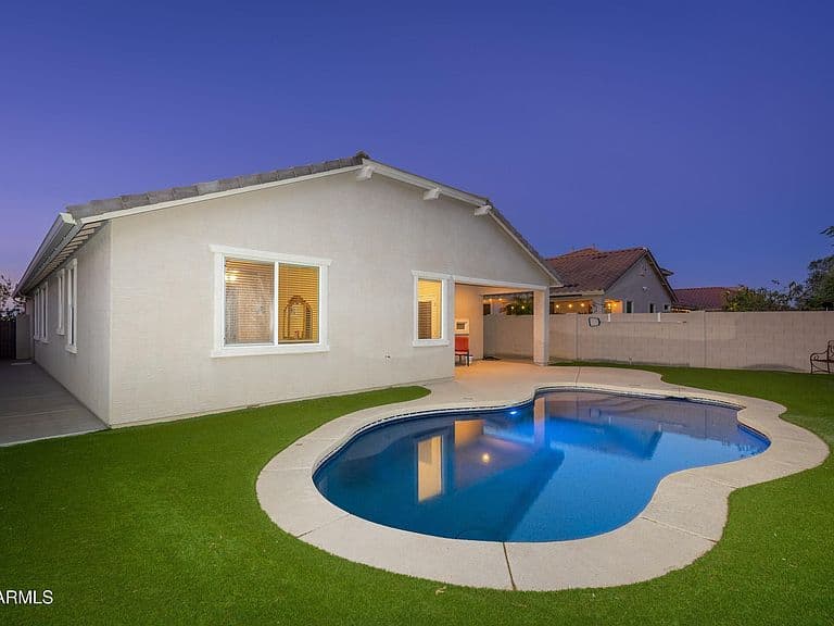 12935 W FLYNN Lane photo 1