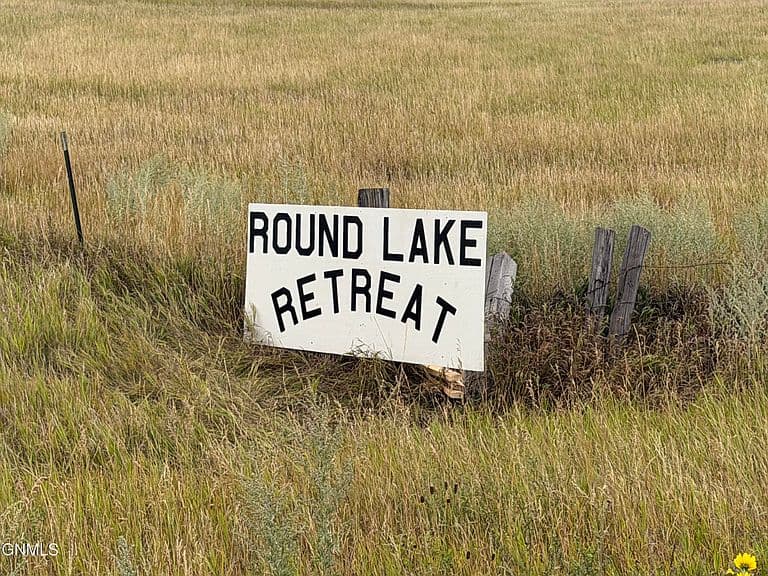 134 Round Lake Rd photo 4
