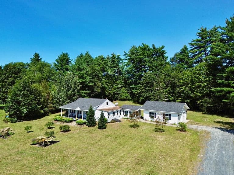 110 Goodell Avenue photo 1