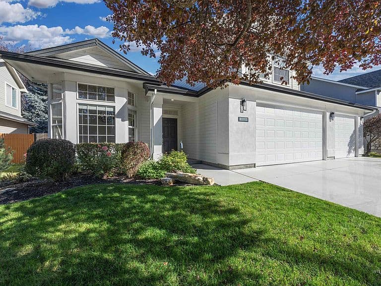 2320 E Alderhill Dr photo 3
