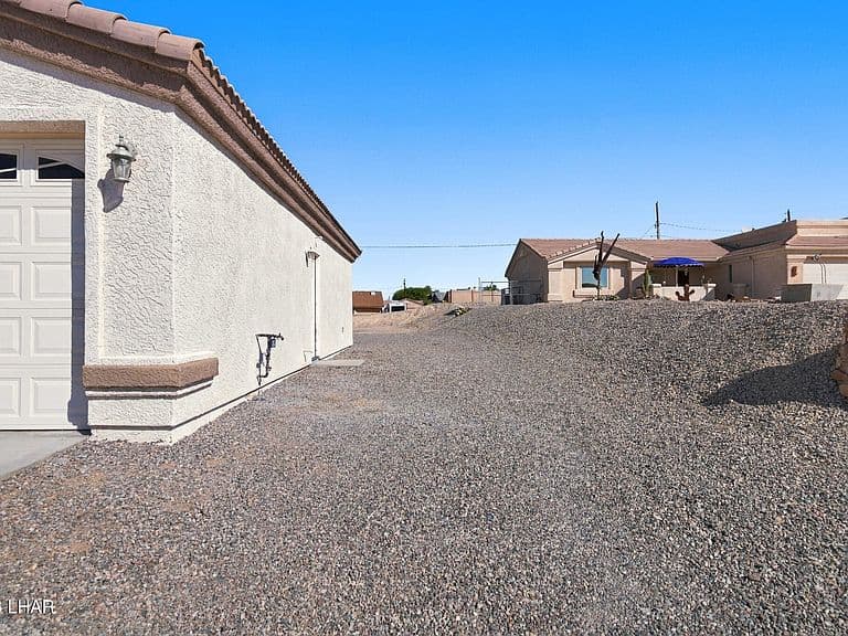 3061 Shoshone Dr photo 3
