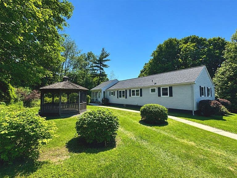 240 Jericho Road photo 2