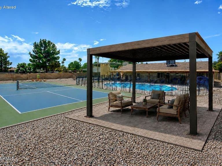 2803 W ROSEWOOD Drive photo 2