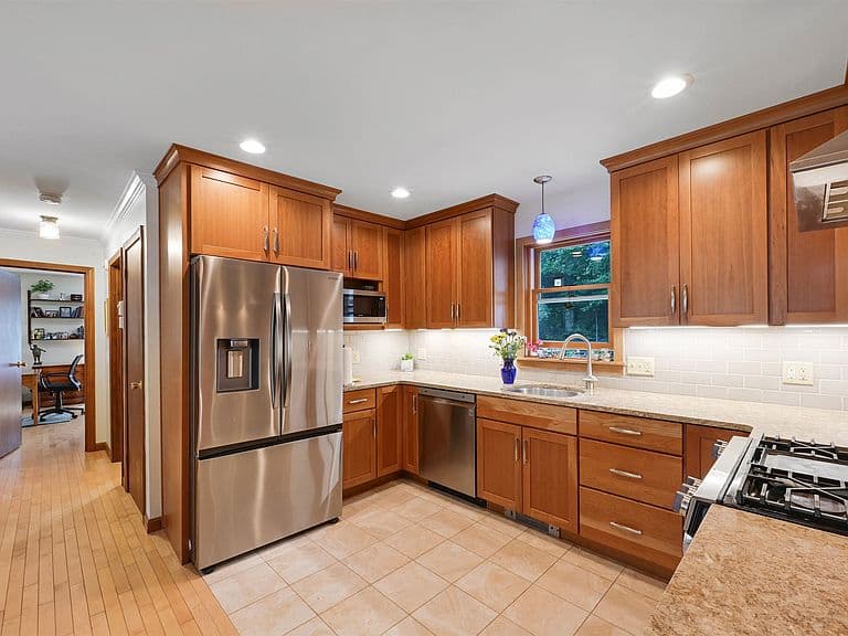 69 Greenfield Road photo 4