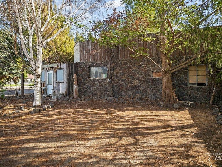 368 N Idaho St photo 2