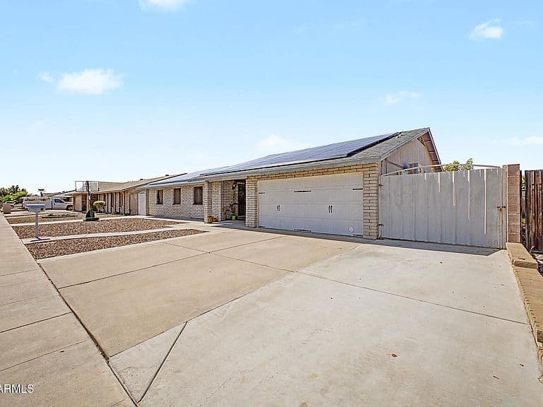 5734 W PALO VERDE Avenue photo 4