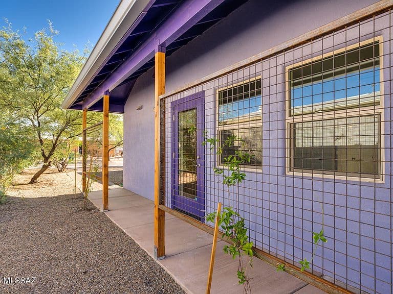 822 W Green St photo 4