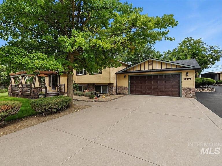 10294 W Prairie Rd photo 2