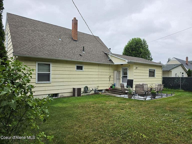 604 W Cameron Ave photo 2