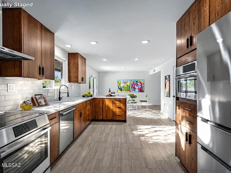 6240 N Camino Pimeria Alta photo 1