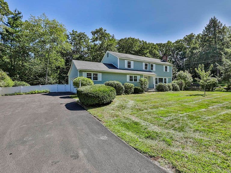 5 Meredith Drive photo 3
