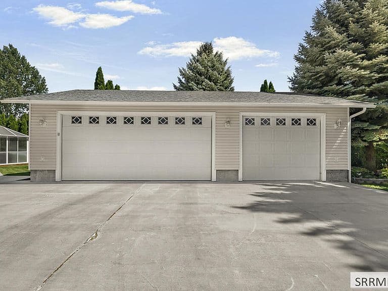 895 Kelley Dr photo 5