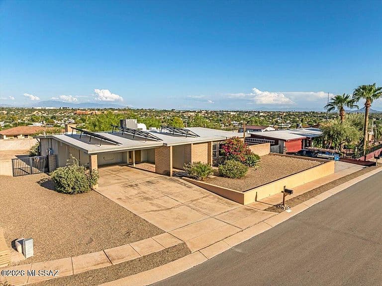 7800 N Nicole Pl photo 3