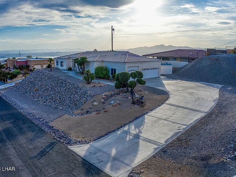 3851 Canyon Cove Dr photo 5